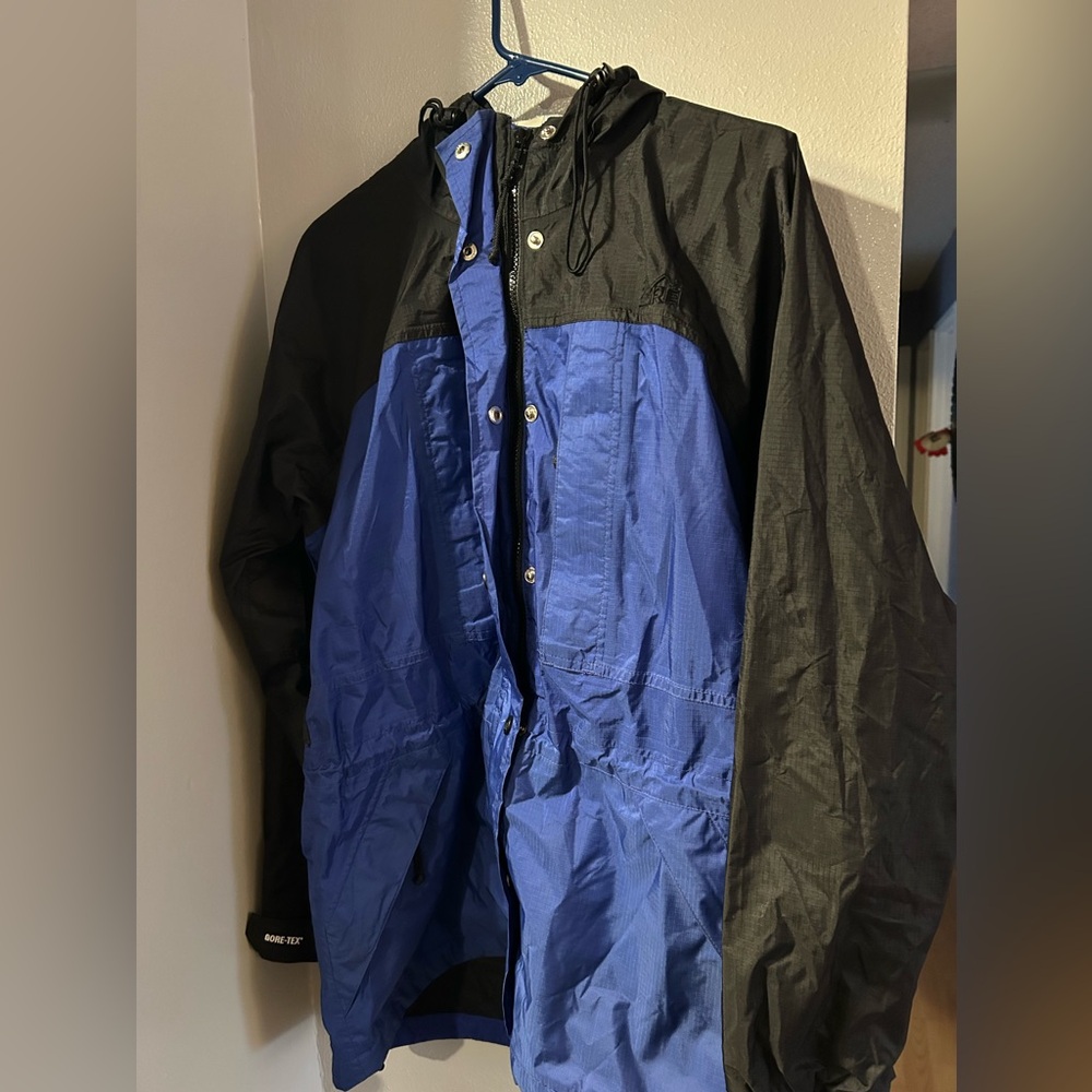 REI women’s Medium Gore-Tex waterproof Jacket Blue/Black Vented Hooded w visor